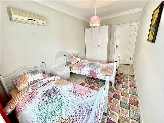 Geräumiges Penthouse vom Eigentümer 4+1, 300 Meter vom Meer entfernt in der Nähe von Oba