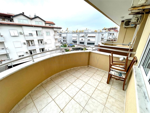 Geräumiges Penthouse vom Eigentümer 4+1, 300 Meter vom Meer entfernt in der Nähe von Oba