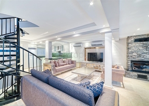 Villa 5+1 800 m vom Strand entfernt mit Panoramablick auf das Meer und die Berge