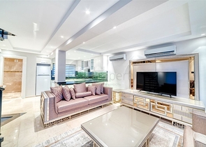 Villa 5+1 800 m vom Strand entfernt mit Panoramablick auf das Meer und die Berge