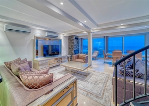 Villa 5+1 800 m vom Strand entfernt mit Panoramablick auf das Meer und die Berge