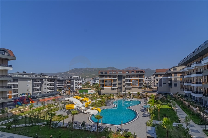 Wohnung mit 2+1 Grundriss in einem großen Komplex des Bezirks Oba