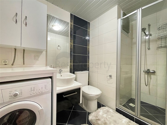 Geräumige 1+1 Wohnung in einem Komplex mit der gesamten Infrastruktur am Meer in Mahmutlar