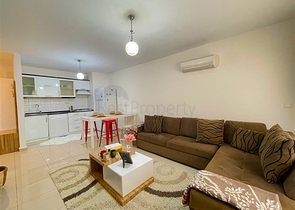 Geräumige 1+1 Wohnung in einem Komplex mit der gesamten Infrastruktur am Meer in Mahmutlar