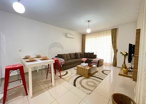 Geräumige 1+1 Wohnung in einem Komplex mit der gesamten Infrastruktur am Meer in Mahmutlar