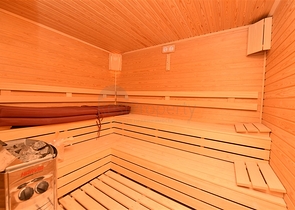 Geräumige 1+1 Wohnung in einem Komplex mit der gesamten Infrastruktur am Meer in Mahmutlar