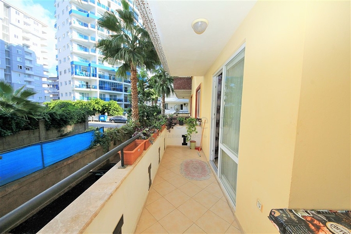 Geräumige 2+1-Wohnung 300 Meter vom Meer entfernt