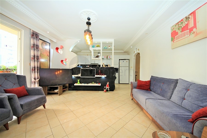 Geräumige 2+1-Wohnung 300 Meter vom Meer entfernt