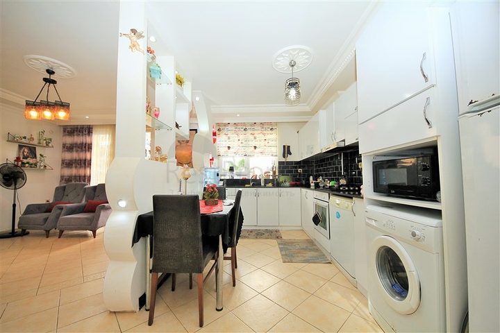 Geräumige 2+1-Wohnung 300 Meter vom Meer entfernt