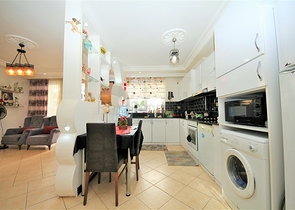 Geräumige 2+1-Wohnung 300 Meter vom Meer entfernt