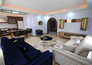 Geräumige 2+1-Wohnung vom Eigentümer 100 Meter vom Meer entfernt im Stadtteil Mahmutlar  