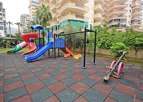 Geräumige 2+1-Wohnung vom Eigentümer 100 Meter vom Meer entfernt im Stadtteil Mahmutlar  