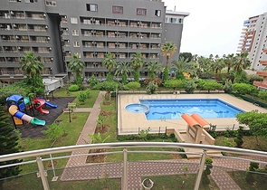 Geräumige 2+1-Wohnung vom Eigentümer 100 Meter vom Meer entfernt im Stadtteil Mahmutlar  