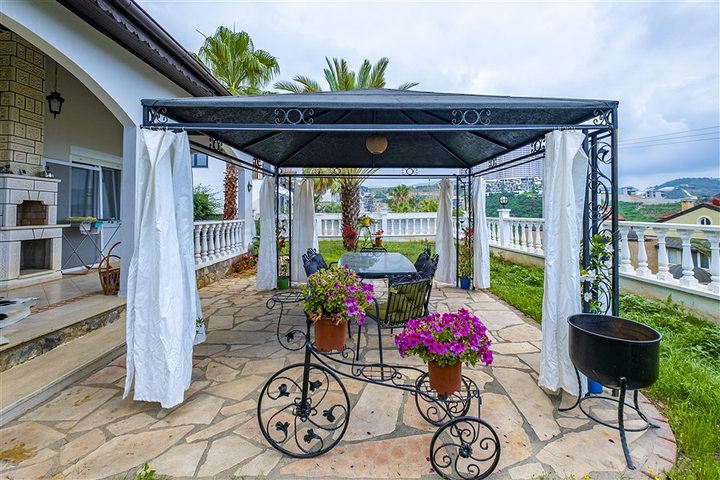 Villa mit herrlicher Aussicht in Kargicak Villa mit herrlicher Aussicht in Kargicak