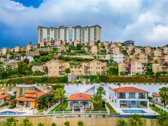 Villa mit herrlicher Aussicht in Kargicak Villa mit herrlicher Aussicht in Kargicak