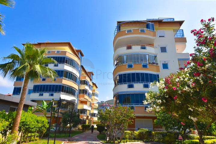 2+1 Wohnung an der ersten Küste im Stadtteil Demirtas