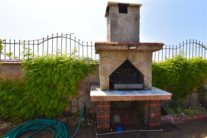 2+1 Wohnung an der ersten Küste im Stadtteil Demirtas