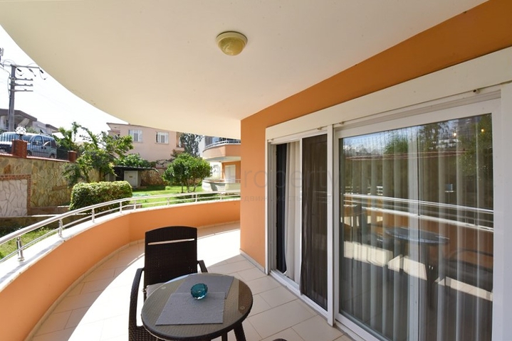 2+1 Wohnung an der ersten Küste im Stadtteil Demirtas