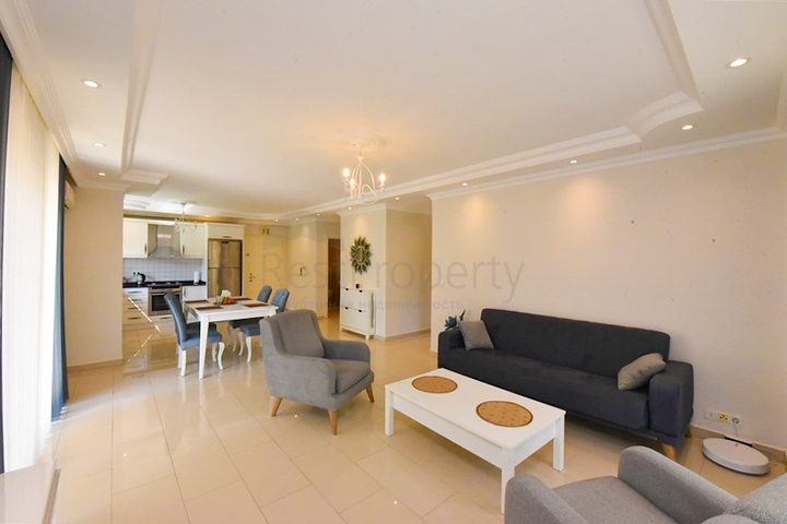 2+1 Wohnung an der ersten Küste im Stadtteil Demirtas