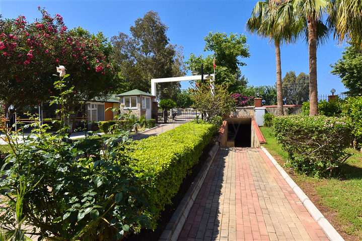 2+1 Wohnung an der ersten Küste im Stadtteil Demirtas