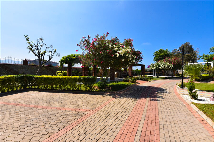 2+1 Wohnung an der ersten Küste im Stadtteil Demirtas