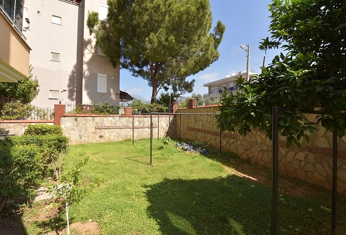 2+1 Wohnung an der ersten Küste im Stadtteil Demirtas