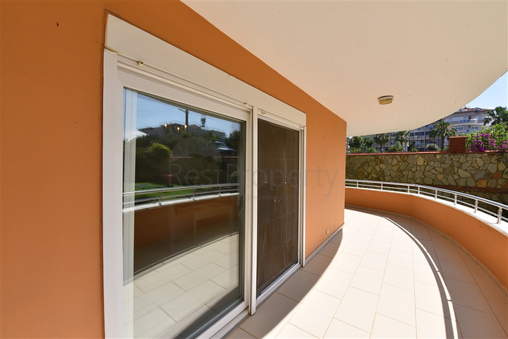 2+1 Wohnung an der ersten Küste im Stadtteil Demirtas