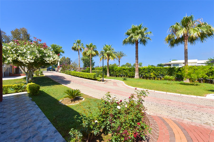 2+1 Wohnung an der ersten Küste im Stadtteil Demirtas