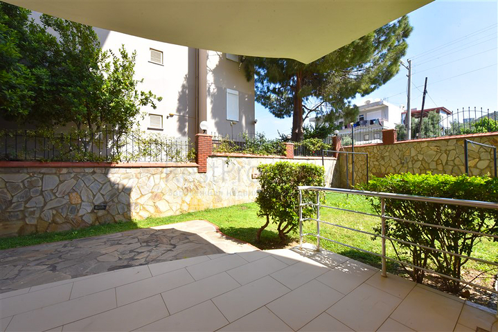 2+1 Wohnung an der ersten Küste im Stadtteil Demirtas