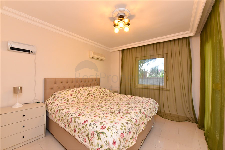 2+1 Wohnung an der ersten Küste im Stadtteil Demirtas