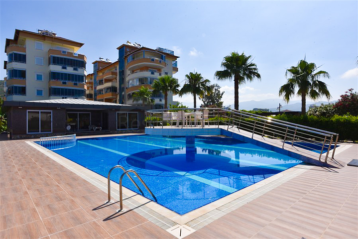 2+1 Wohnung an der ersten Küste im Stadtteil Demirtas