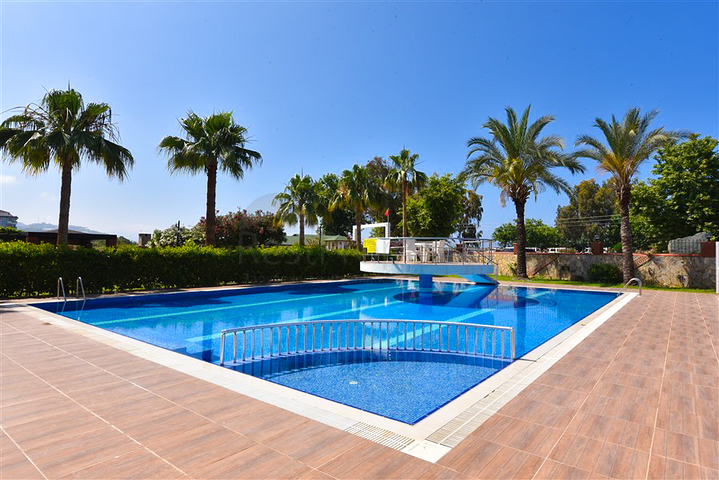 2+1 Wohnung an der ersten Küste im Stadtteil Demirtas