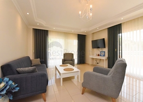 2+1 Wohnung an der ersten Küste im Stadtteil Demirtas