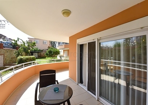 2+1 Wohnung an der ersten Küste im Stadtteil Demirtas