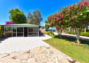 2+1 Wohnung an der ersten Küste im Stadtteil Demirtas