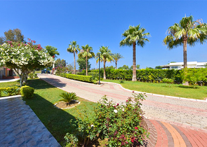 2+1 Wohnung an der ersten Küste im Stadtteil Demirtas