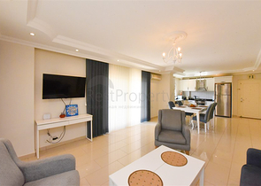 2+1 Wohnung an der ersten Küste im Stadtteil Demirtas