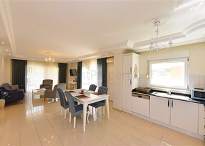 2+1 Wohnung an der ersten Küste im Stadtteil Demirtas