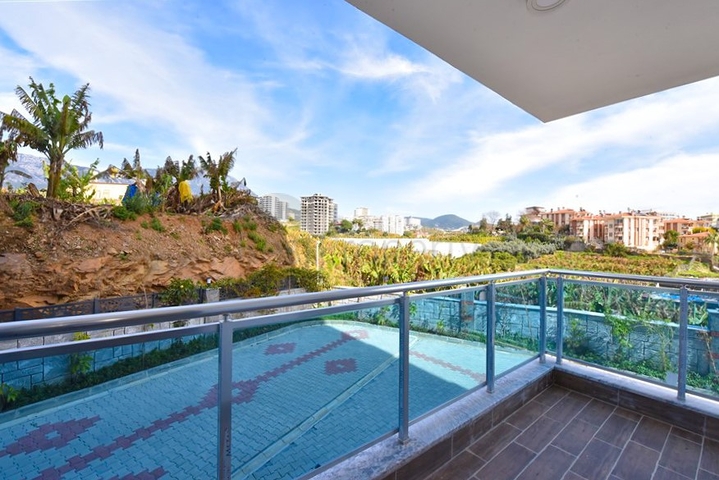 1+1 Wohnung mit Möbeln und Geräten, im Stadtteil Mahmutlar