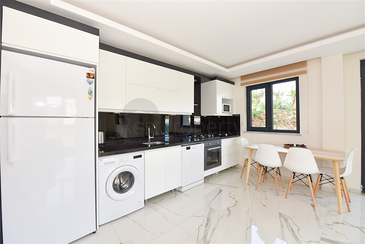 1+1 Wohnung mit Möbeln und Geräten, im Stadtteil Mahmutlar