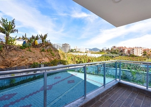 1+1 Wohnung mit Möbeln und Geräten, im Stadtteil Mahmutlar