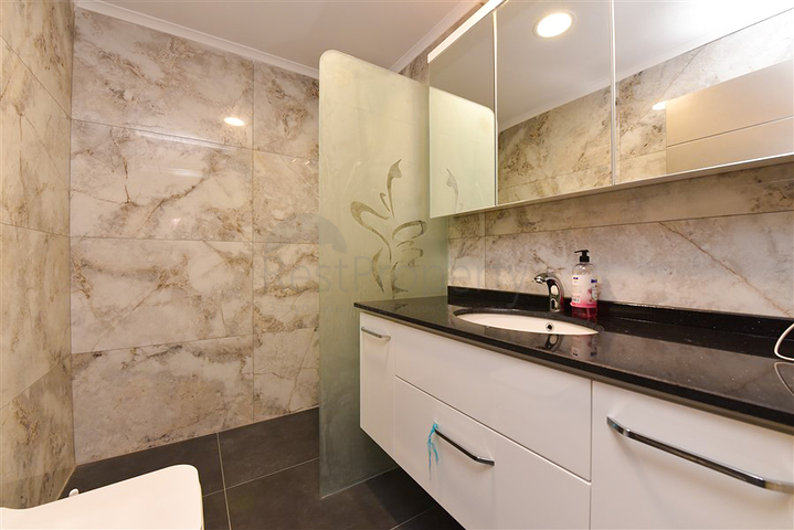 4+2 Villa mit Pool und Blick auf das Mittelmeer