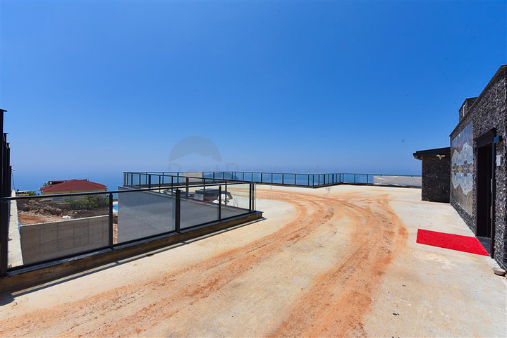 4+2 Villa mit Pool und Blick auf das Mittelmeer