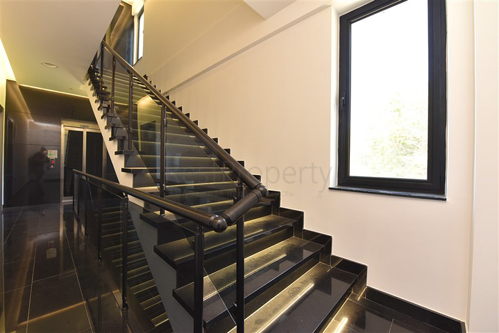 4+2 Villa mit Pool und Blick auf das Mittelmeer