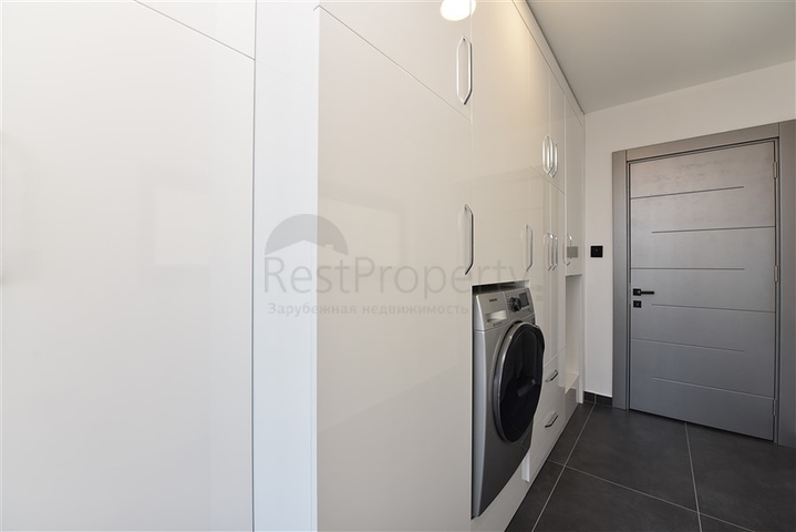 4+2 Villa mit Pool und Blick auf das Mittelmeer