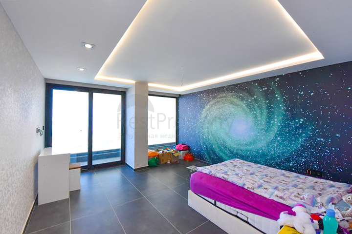 4+2 Villa mit Pool und Blick auf das Mittelmeer