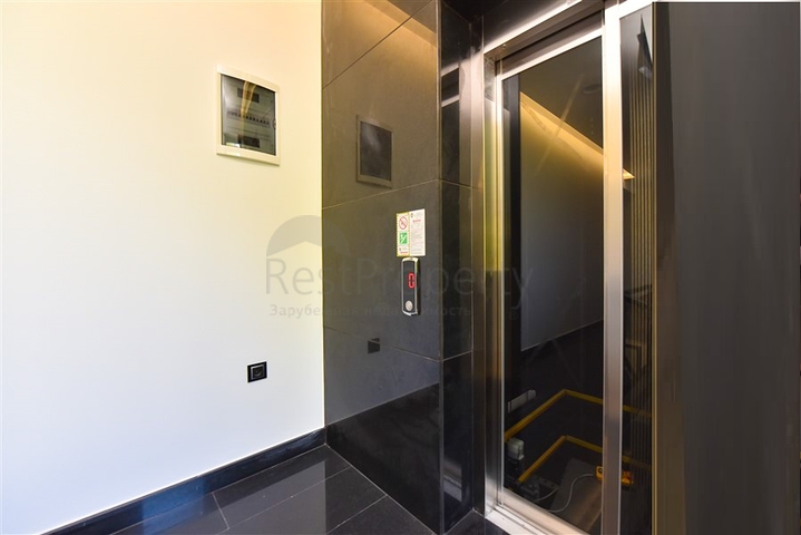 4+2 Villa mit Pool und Blick auf das Mittelmeer