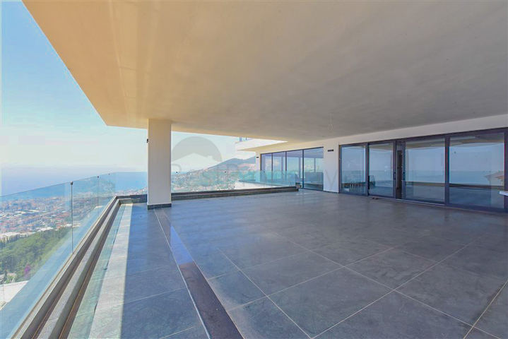 4+2 Villa mit Pool und Blick auf das Mittelmeer