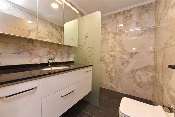 4+2 Villa mit Pool und Blick auf das Mittelmeer