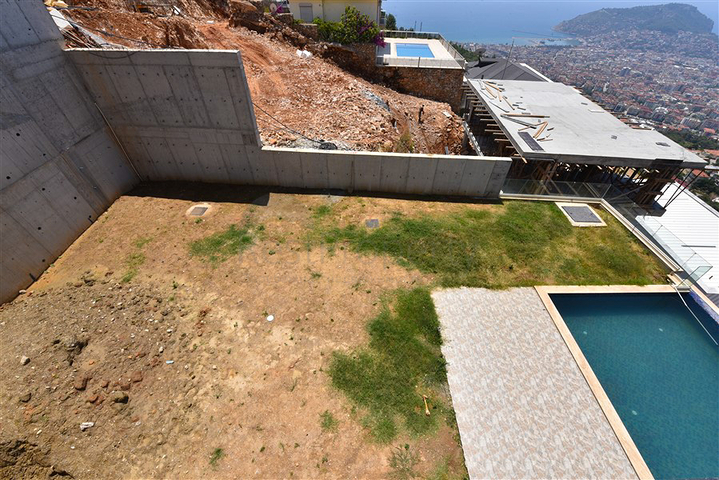 4+2 Villa mit Pool und Blick auf das Mittelmeer